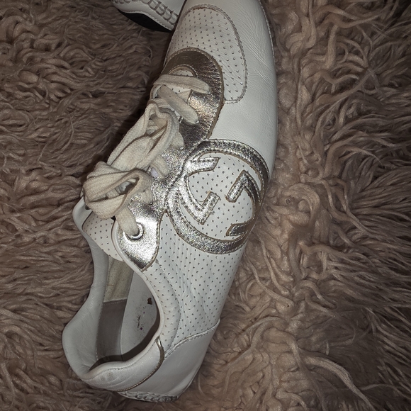 Gucci White and Silver Sneakers with Perforated Design - Picture 3 of 7